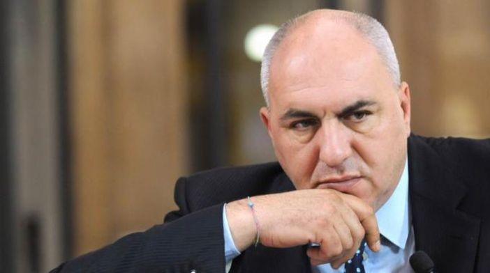 Guido Crosetto: "Grazie a tutti per messaggi vicinanza, colpito e onorato"