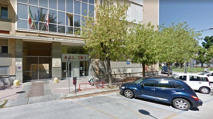 Cambiano le modalità di accesso agli hub vaccinali dell'ASL CN1