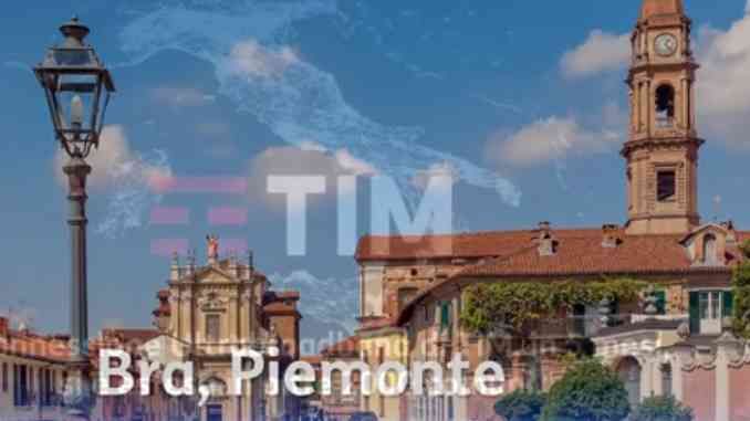 Cartolina da Bra nello spot di Tim per presentare l’arrivo della rete ultraveloce Cartolina da Bra nello spot di Tim per presentare l’arrivo della rete ultraveloce
