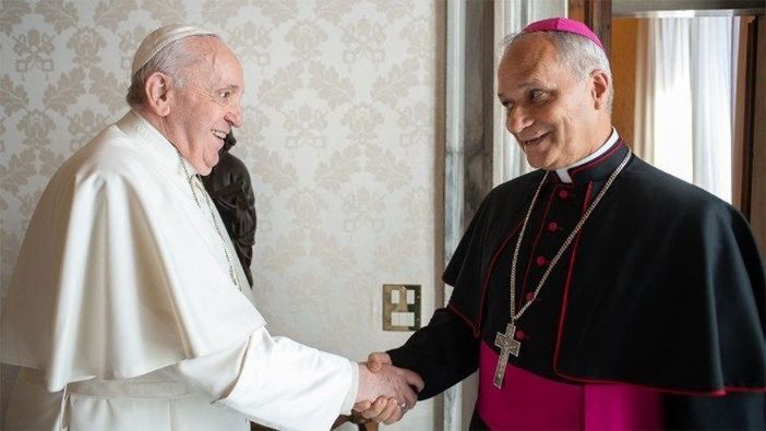 Papa Leone XIV con Bergoglio (foto Vatican News)