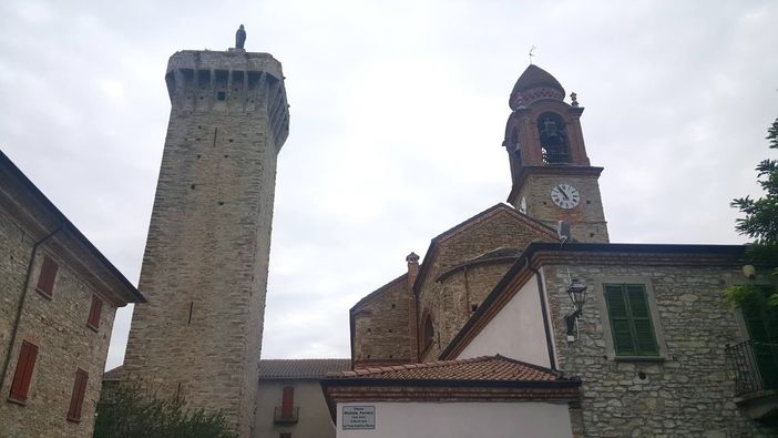 In foto il borgo di Perletto In foto il borgo di Perletto