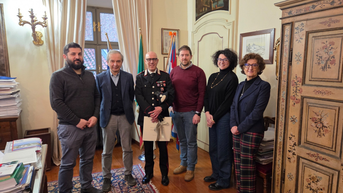 Il nuovo cavaliere al merito Antonio Podda ricevuto dalla Giunta di Bra