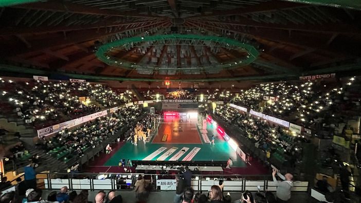 Lo splendido colpo d'occhio del palasport di Cuneo nella semifinale contro Prata (Foto Valerio Giraudo) Lo splendido colpo d'occhio del palasport di Cuneo nella semifinale contro Prata (Foto Valerio Giraudo)