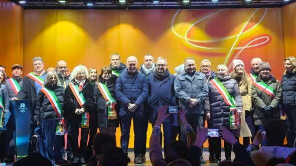 Fiaccola olimpica a Cuneo, l'orgoglio degli assessori regionali Gallo e Bongioanni [VIDEO]