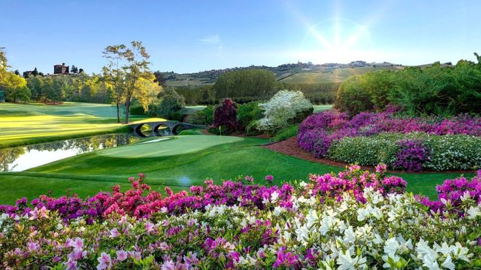 Ci sono solo immagini di render del progetto Langaverde ma la discussione non manca