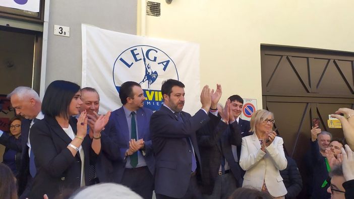 Salvini ad Alba: il ministro ha inaugurato la sede della Lega in via Gazzano [FOTO]