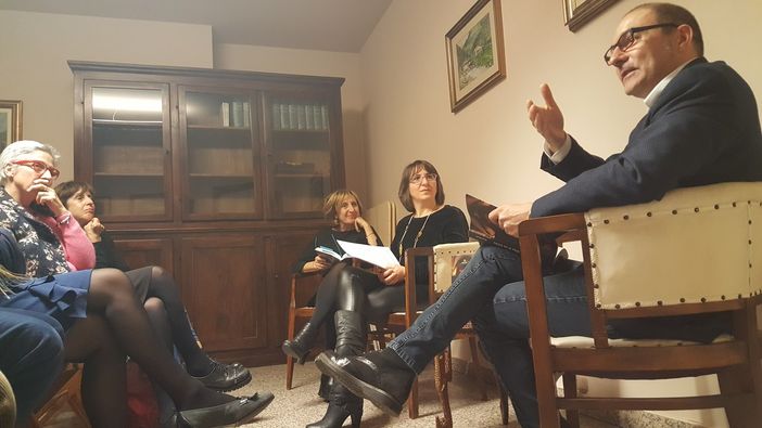 Al Caffè Letterario di Bra si legge ‘Tartufi e delitti’ dello scrittore albese Mauro Rivetti