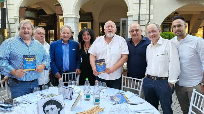 “Mille luci nel piatto”: il Roero tra eccellenze e valori autentici “Mille luci nel piatto”: il Roero tra eccellenze e valori autentici