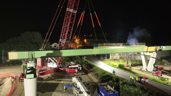 Nelle scorse settimane la posa del viadotto sulla Strada Provinciale 7, in territorio di La Morra