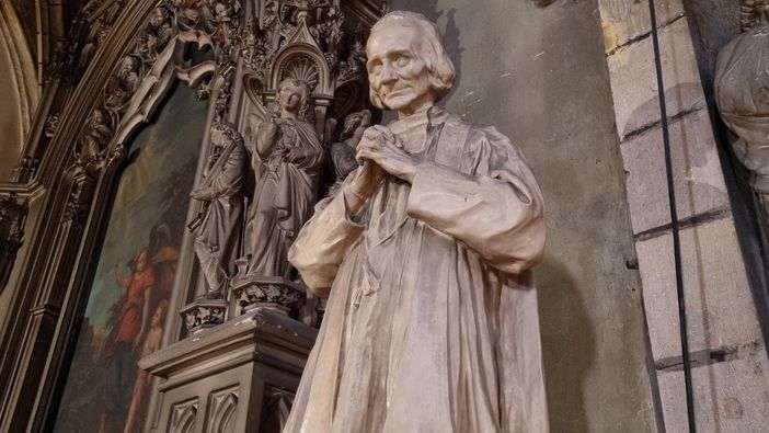 Statua di san Giovanni Maria Vianney, basilica di San Bonaventura a Lione