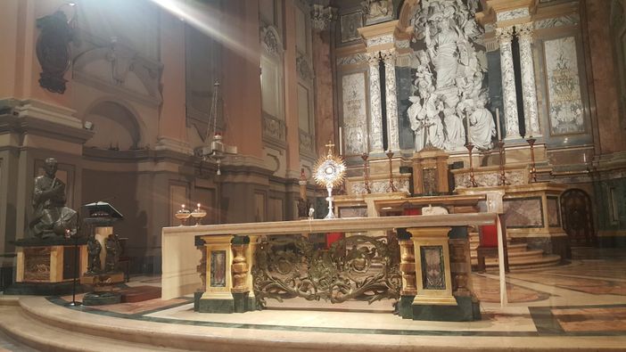 Adorazione eucaristica, Tempio di San Paolo, ad Alba Adorazione eucaristica, Tempio di San Paolo, ad Alba