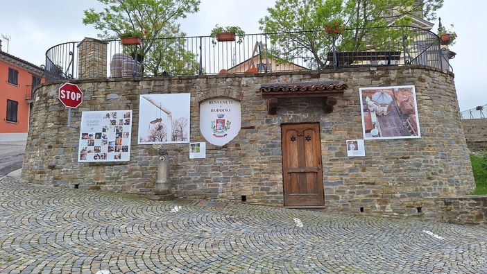 La mostra diffusa “In assenza di gravità”, curata dalla Fondazione Vialli e Mauro, La mostra diffusa “In assenza di gravità”, curata dalla Fondazione Vialli e Mauro,