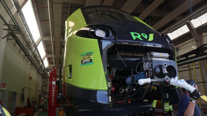 Alstom, nuove assunzioni per il treno del futuro: 200 posti in arrivo nello stabilimento di Savigliano