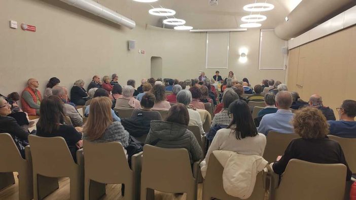 Alba, grande successo per il primo incontro di "In Comune" dedicato alle DAT