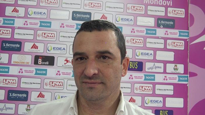 L'allenatore della Lpm Bam Mondovì Claudio Basso