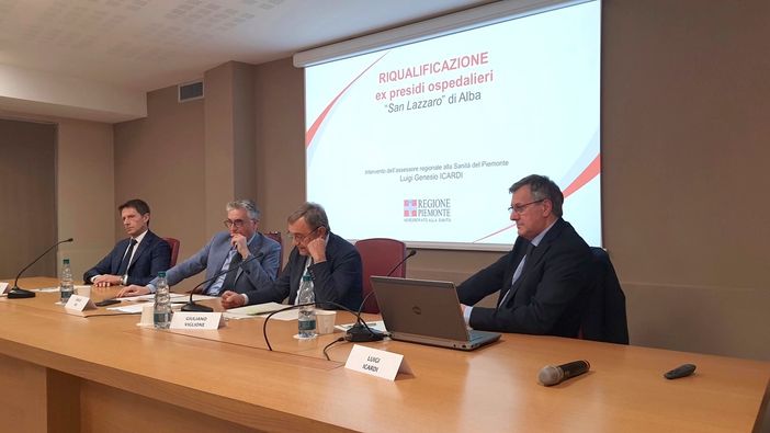 Alcuni momenti dell'incontro tenuto nella sede dell'Associazione Commercianti Albesi