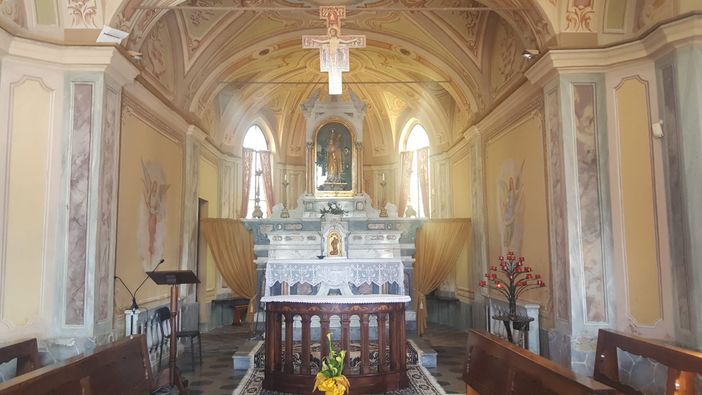 Santuario della Madonna di Mombirone, a Canale Santuario della Madonna di Mombirone, a Canale