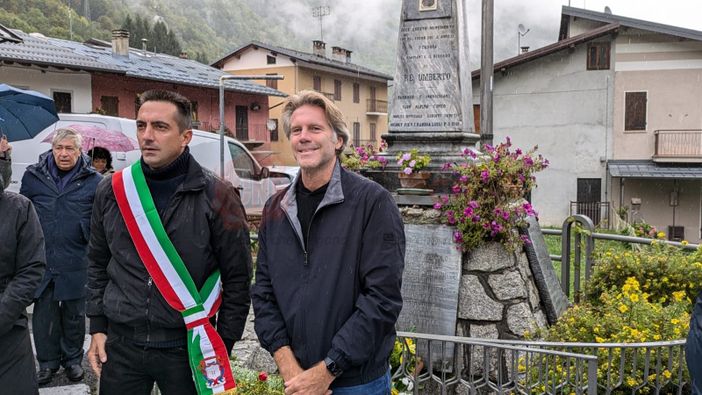 Uno scatto dell'ultima visita del principe Emanuele Filiberto di Savoia a Valdieri, insieme al sindaco Guido Giordana