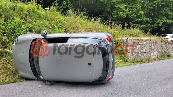 Auto si ribalta a Ormea sulla sp 154, fortunamente il conducente ne esce illeso