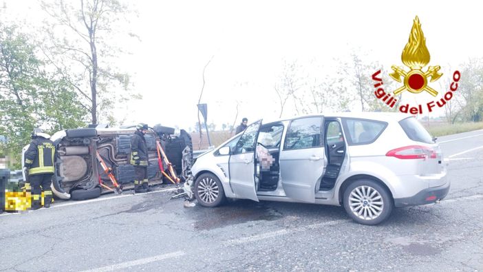 Frontale tra due veicoli a Ruffia: intervento dell'elisoccorso, due feriti Frontale tra due veicoli a Ruffia: intervento dell'elisoccorso, due feriti
