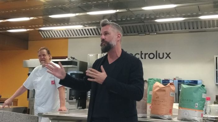 Un nuovo corso “lapinsa & pala e il pane nel mondo della Ristorazione” Un nuovo corso “lapinsa & pala e il pane nel mondo della Ristorazione”