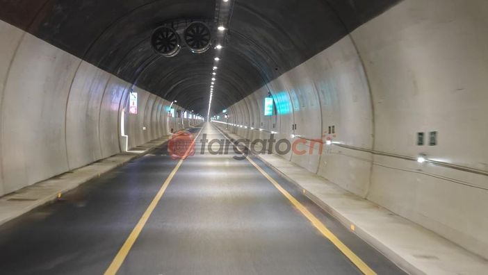 Orari a singhiozzo, semafori e confusione: così, da domani, riapre il tunnel di Tenda