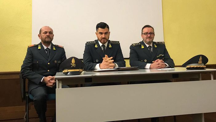 Un momento della conferenza tenuta questa mattina presso il Comando provinciale delle Fiamme Gialle