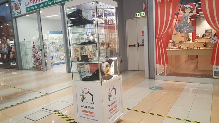 Il brand dell’Istituto Professionale Statale V. Mucci di Bra in vetrina nella galleria commerciale del Mercatò Big