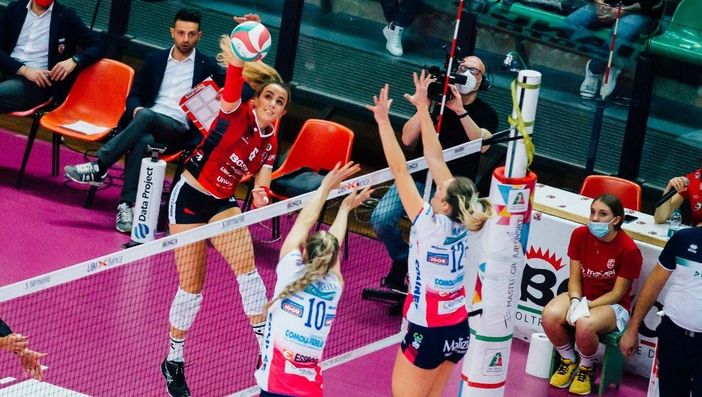 Gaia Giovannini, qui in azione contro l'Igor Gorgonzola Novara, è stata la top scorer biancorossa a Monza (credit Creattiva Agency)