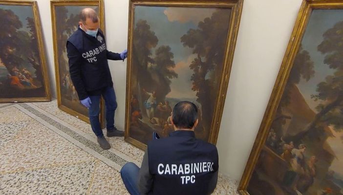 Rubate nel 1998, cinque tele del Settecento torneranno a impreziosire le sale del castello di Moretta Rubate nel 1998, cinque tele del Settecento torneranno a impreziosire le sale del castello di Moretta