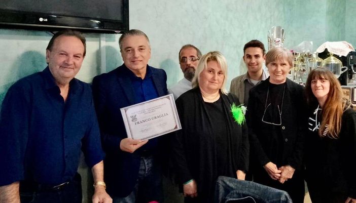 La Pro loco di Brondello premia Franco Graglia (FI) per il suo impegno