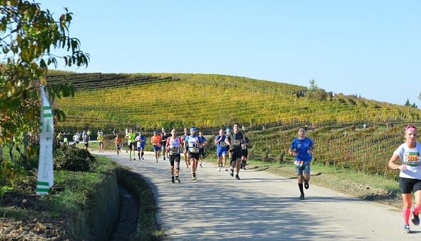 L'Ecomaratona del Barbaresco  e del Tartufo Bianco d'Alba amplia  la sua offerta con una staffetta  aperta ai non tesserati