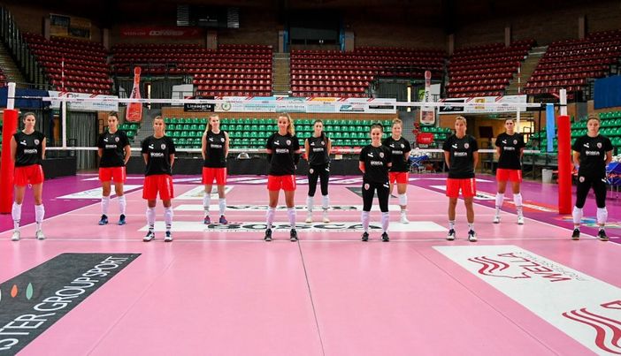 Volley femminile A1 - Cuneo al lavoro, Candi e Signorile elogiano le compagne più giovani: "Voglia di dimostrare e e tanta grinta da parte loro" Volley femminile A1 - Cuneo al lavoro, Candi e Signorile elogiano le compagne più giovani: "Voglia di dimostrare e e tanta grinta da parte loro"