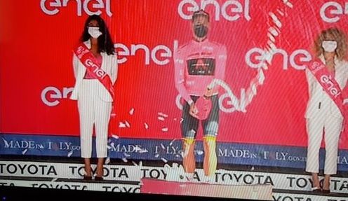 Giro d'Italia 2021, la prima maglia rosa è di Filippo Ganna!