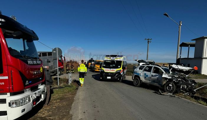 Scontro tra una vettura e un autocarro, chiusa la provinciale 43 a Morozzo