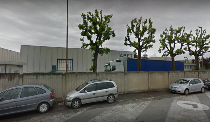 Sciopero di otto ore con presidio all'Abet di Bra contro i 112 possibili licenziamenti