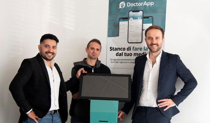 Alessandro Giraudo, Alex Luciano e Francesco Albanese hanno ideato e progettato "DoctorApp", il primo sistema brevettato per la gestione delle code e delle prenotazioni all’interno degli studi medici