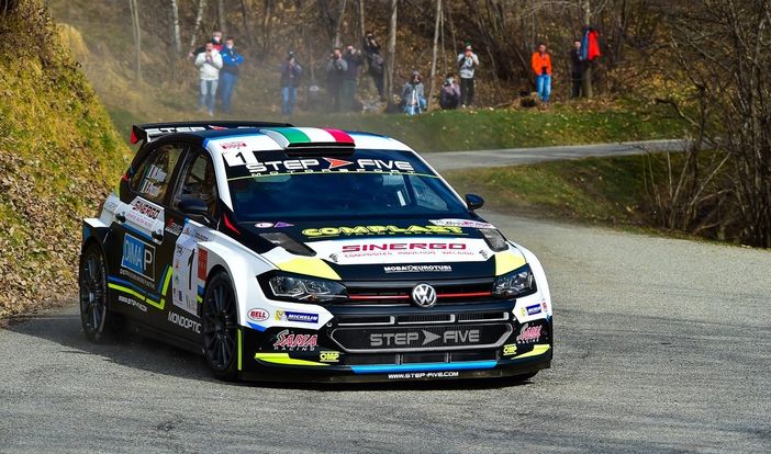 (fotomagnano) (fotomagnano)