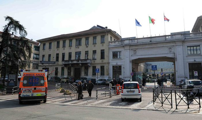 L'ingresso dell'ospedale delle Molinette di Torino L'ingresso dell'ospedale delle Molinette di Torino