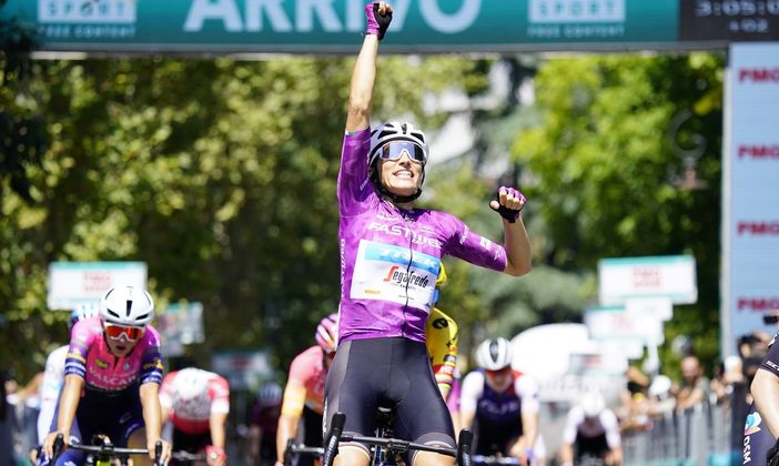 (foto - pagina fb trek-segafredo) (foto - pagina fb trek-segafredo)