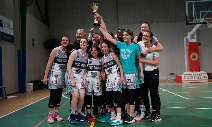 Basket: le Twin Towns Langhe Roero festeggiano il primo trofeo del movimento femminile