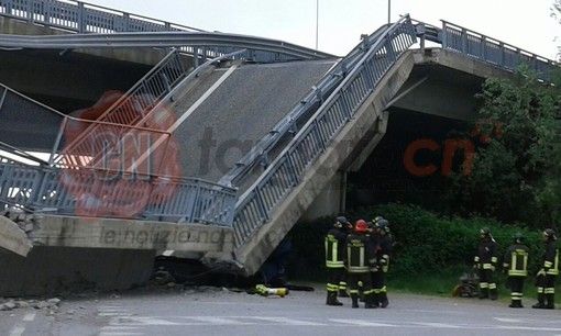 Il viadotto crollato nell'aprile 2017