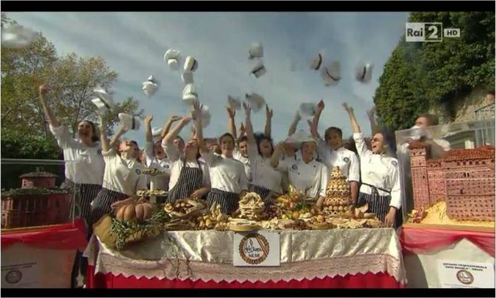 L’Arte Bianca di Neive non si ferma: in presenza le ore di pasticceria, sala bar e laboratorio chimico-biologico L’Arte Bianca di Neive non si ferma: in presenza le ore di pasticceria, sala bar e laboratorio chimico-biologico