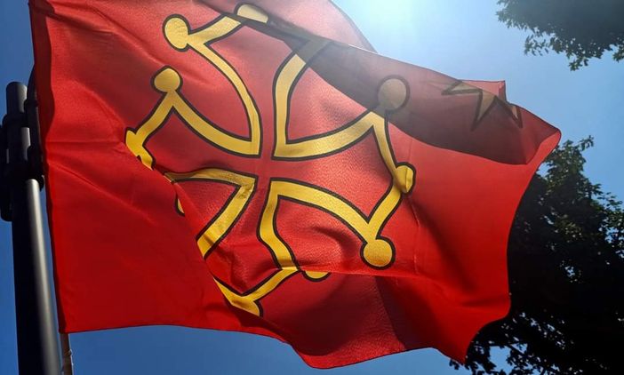 Poste Italiane lancia il francobollo che celebra le lingue delle Alpi Poste Italiane lancia il francobollo che celebra le lingue delle Alpi