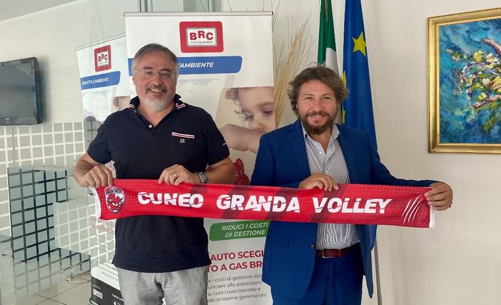 Marco Seimandi, vice president Sales &amp; Marketing Westport Fuel Systems e Dino Vercelli, presidente Cuneo Granda Volley