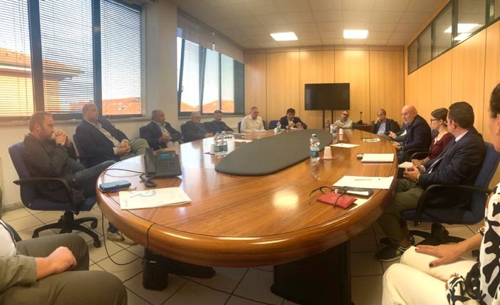 Il caro bollette minaccia il commercio: l’Ascom Bra incontra i sindaci del territorio Il caro bollette minaccia il commercio: l’Ascom Bra incontra i sindaci del territorio