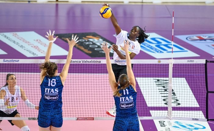 Anna Adelusi è stata la top scorer biancorossa con 20 punti (credito Danilo Ninotto)