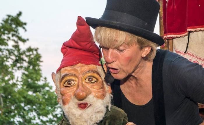 Lucia Osellieri con un amico gnomo