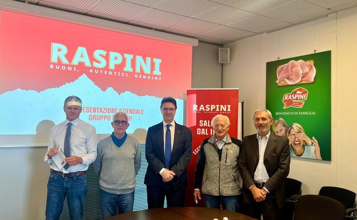 Il presidente del Consiglio regionale in visita allo stabilimento Raspini