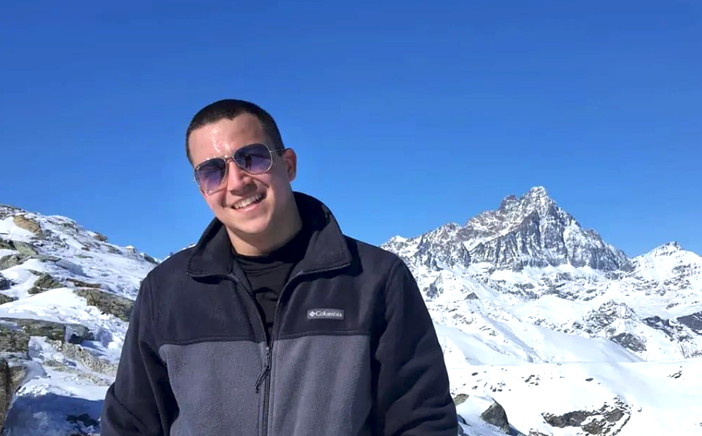 Nelle immagini pubblicate dal giovane sulle sue pagine social la grande passione per la moto e per la montagna Nelle immagini pubblicate dal giovane sulle sue pagine social la grande passione per la moto e per la montagna